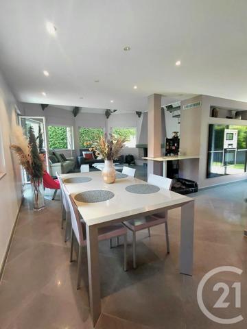Maison à vendre  7 pièces - 180 m 2   VILLERS LE LAC  - 25