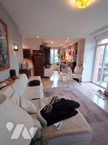 Propriété de caractère 10 pièces 