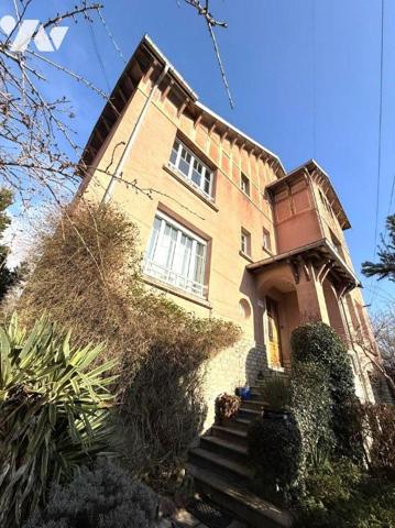 Propriété de caractère 10 pièces 