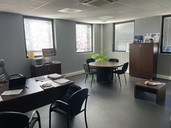 Bureaux à vendre à Alixan au pied du TGV dans immeuble neuf de standing