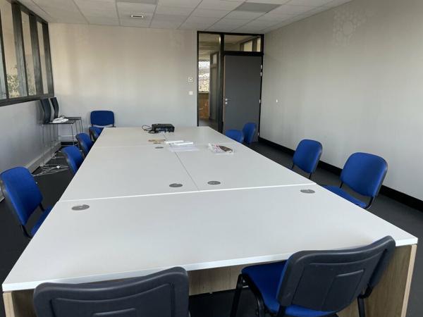 Bureaux à vendre à Alixan au pied du TGV dans immeuble neuf de standing