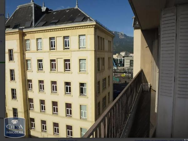 Appartement à louer 3 pièces 77.59m²