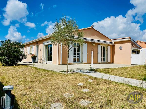 Vente maison Lesparre Medoc : 296 800 € - AJP Lesparre Immobilier