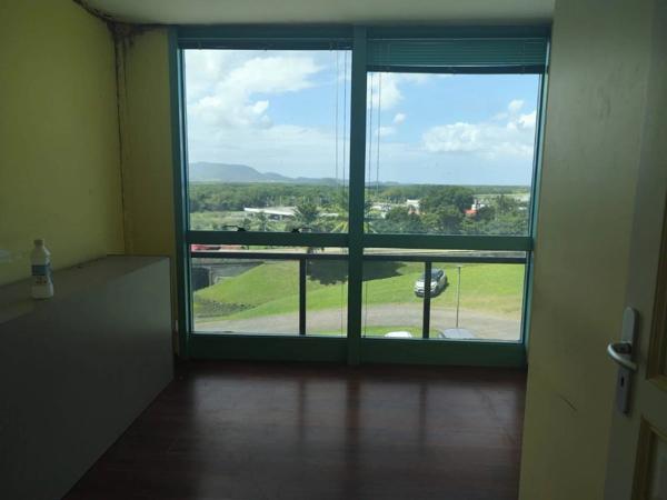 Location Fonds de commerce 4 pièces à Ducos