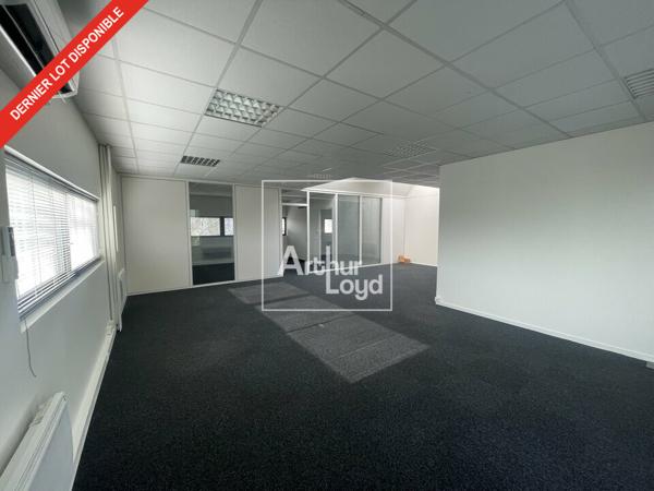 Bureaux à louer - petite surface dans un bâtiment récent sur pilotis