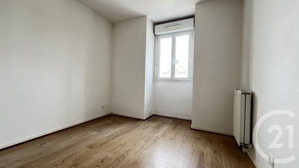 Appartement F4 à vendre  4 pièces - 77,32 m2 BUSSY ST GEORGES - 77