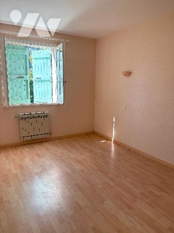 MAUVES une maison de 157m² sur deux niveaux à rénover sur terrain de 760m²