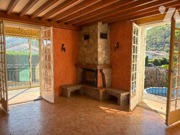 MAUVES une maison de 157m² sur deux niveaux à rénover sur terrain de 760m²