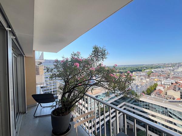 Puteaux- appartement 4 pièces 2 chambres 86m² traversant avec extérieurs, cave et parkings