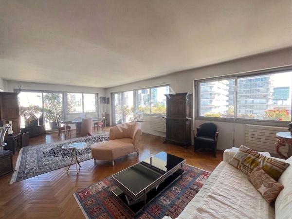 Puteaux- appartement 4 pièces 2 chambres 86m² traversant avec extérieurs, cave et parkings