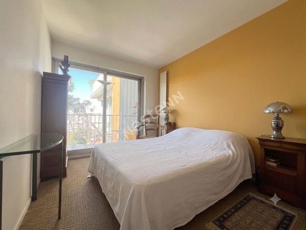Puteaux- appartement 4 pièces 2 chambres 86m² traversant avec extérieurs, cave et parkings