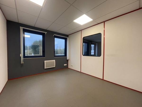 A LOUER - GONFREVILLE L'ORCHER - BUREAUX - 480 m² - 23 PLACES DE STATIONNEMENT