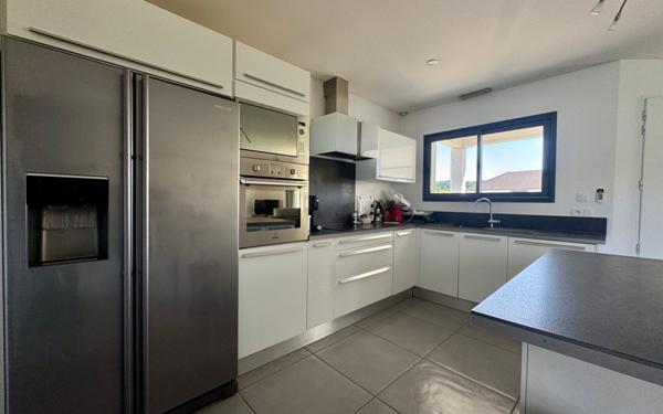 Maison à vendre    4 pièces • 117 m2 Idron