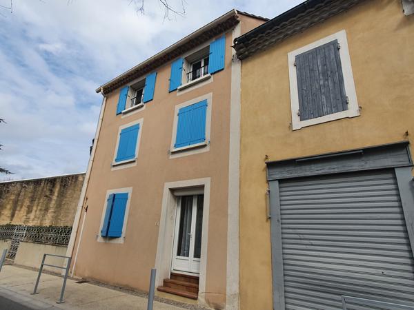 Camaret-sur-Aigues (84850) APPARTEMENT T2