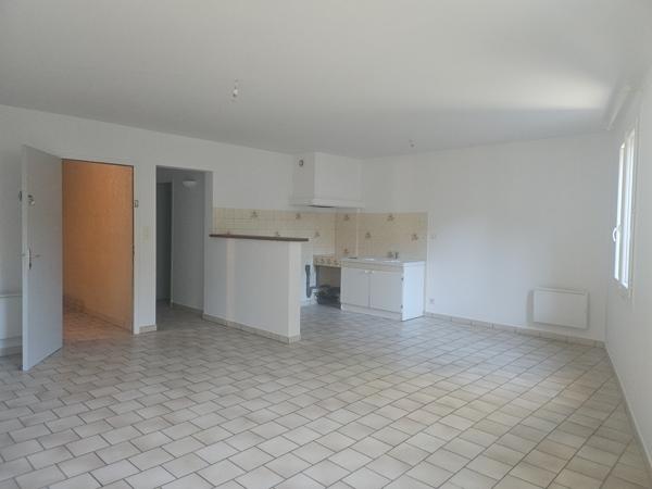 Camaret-sur-Aigues (84850) APPARTEMENT T2