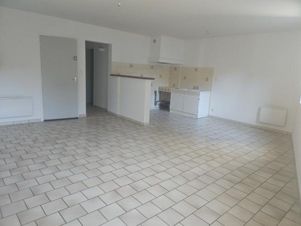 Camaret-sur-Aigues (84850) APPARTEMENT T2