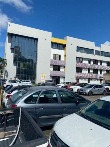 Bureaux 97 m2 Le Lamentin