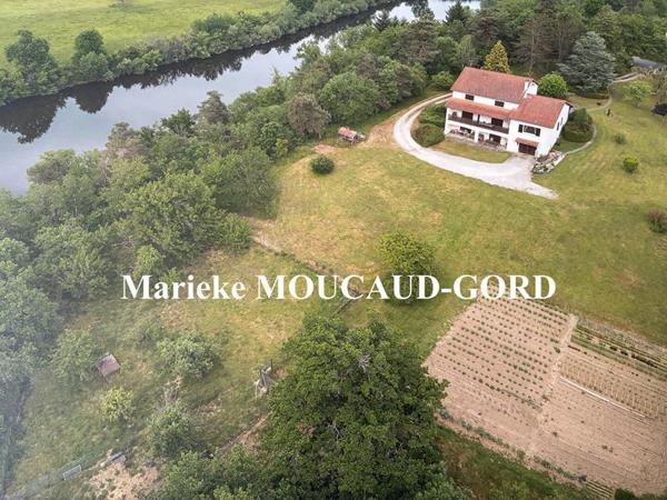 Maison individuelle de 295 m², 6chambres,au coeur d'1.3hectare avec accès à la rivière