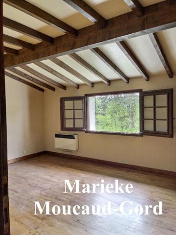 Maison individuelle de 295 m², 6chambres,au coeur d'1.3hectare avec accès à la rivière