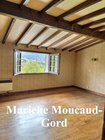Maison individuelle de 295 m², 6chambres,au coeur d'1.3hectare avec accès à la rivière