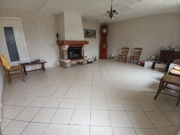 FERMETTE 111 m2 NOMBREUSES DÉPENDANCES TERRAIN 4 200 m2