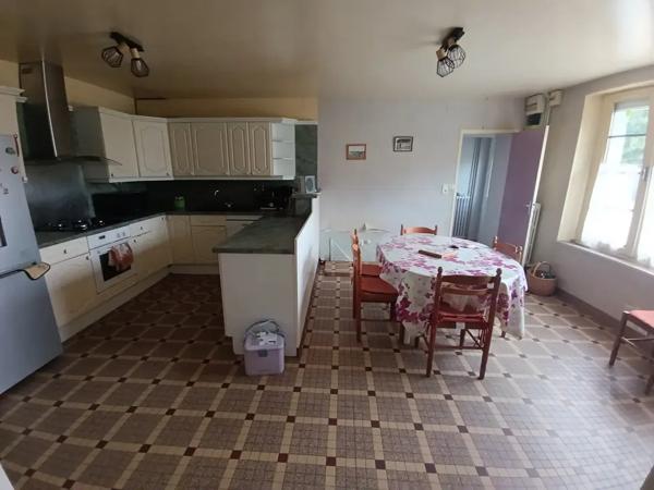 FERMETTE 111 m2 NOMBREUSES DÉPENDANCES TERRAIN 4 200 m2