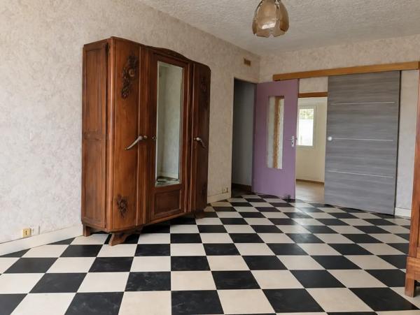 FERMETTE 111 m2 NOMBREUSES DÉPENDANCES TERRAIN 4 200 m2