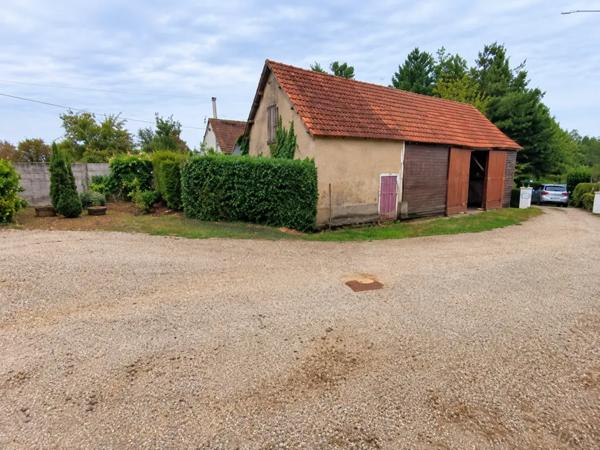 FERMETTE 111 m2 NOMBREUSES DÉPENDANCES TERRAIN 4 200 m2