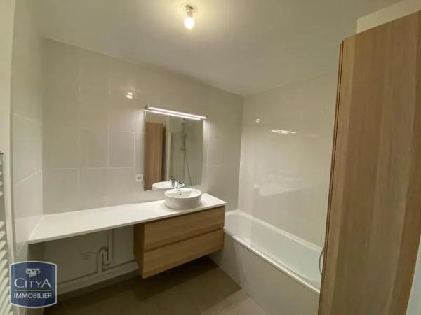 Appartement à louer 3 pièces 67.41m² Olivet (45160)