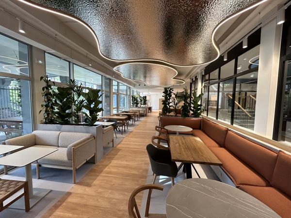 Bureaux à louer à Nanterre dans immeuble rénové proche La Défense