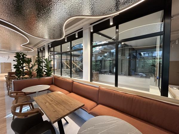 Bureaux à louer à Nanterre dans immeuble rénové proche La Défense