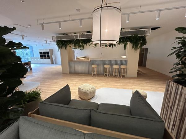 Bureaux à louer à Nanterre dans immeuble rénové proche La Défense