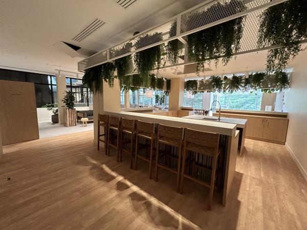 Bureaux à louer à Nanterre dans immeuble rénové proche La Défense