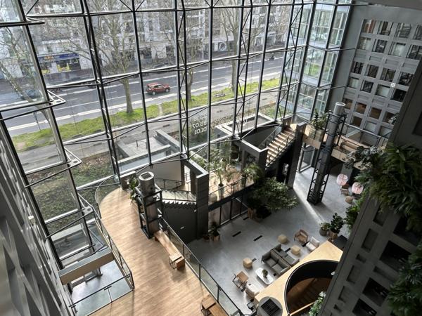 Bureaux à louer à Nanterre dans immeuble rénové proche La Défense
