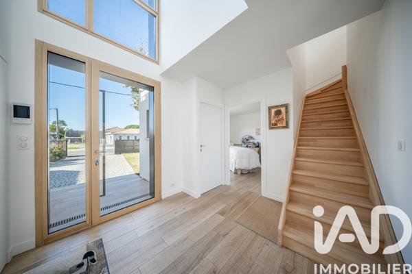 Maison à vendre 6 pièces 202 m² Andernos-les-Bains