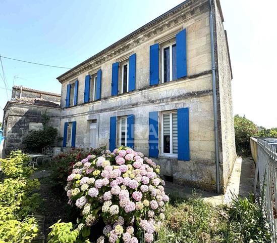 Maison Prignac Et Marcamps 4 pièce(s) 250 m2