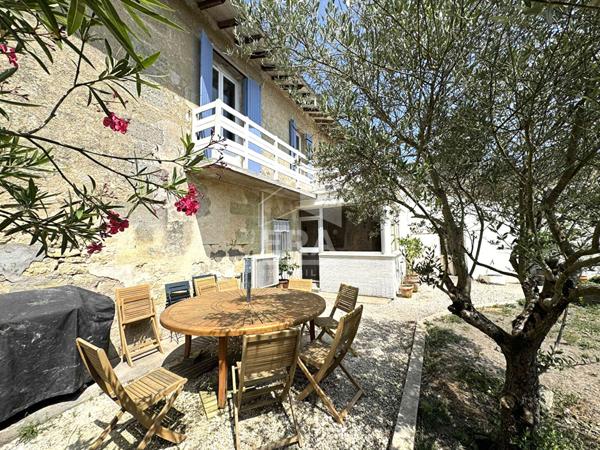 Maison Prignac Et Marcamps 4 pièce(s) 250 m2