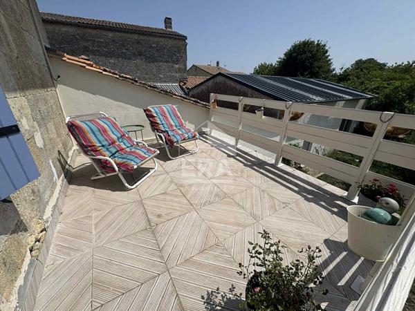 Maison Prignac Et Marcamps 4 pièce(s) 250 m2