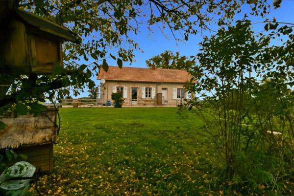 Propriete à vendre 4 pièces VALLON EN SULLY (03)