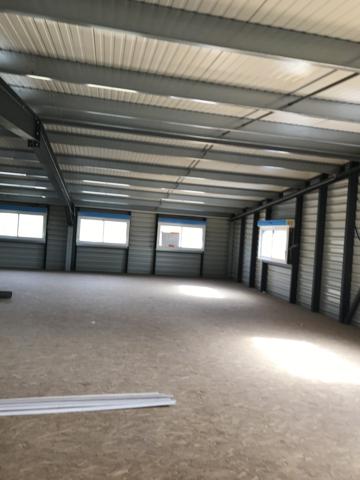 LOCATION BUREAUX NEUFS - PARKING - DONGES - PARKINGS