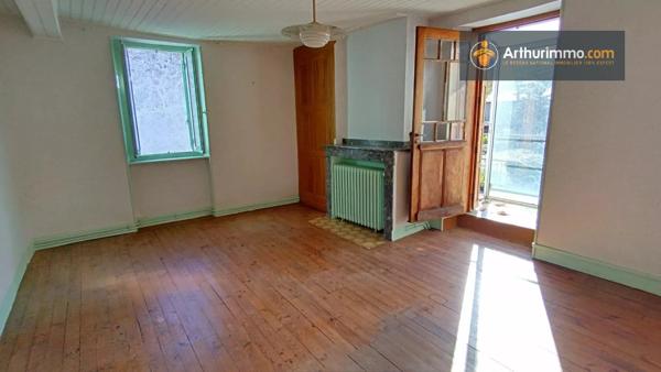 Vente                                                      Maison
                        
                     4 pièces                      100 m2                     à L'Aiguillon