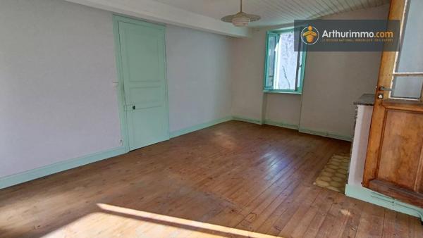 Vente                                                      Maison
                        
                     4 pièces                      100 m2                     à L'Aiguillon