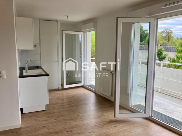 Bruges – Tram E Ausone – T2 de 47m2 lumineux, balcon de 10m2, place de stationnement