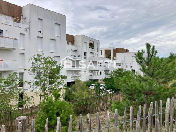 Bruges – Tram E Ausone – T2 de 47m2 lumineux, balcon de 10m2, place de stationnement