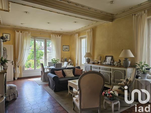 Maison 10 pièces de 216 m² à Cherisy (28500)