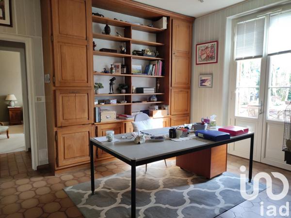 Maison 10 pièces de 216 m² à Cherisy (28500)