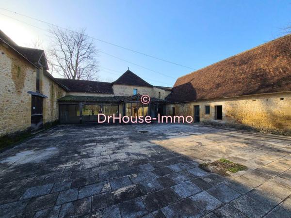 Bien immobilier à vendre 52 pièces de 2 135 m²