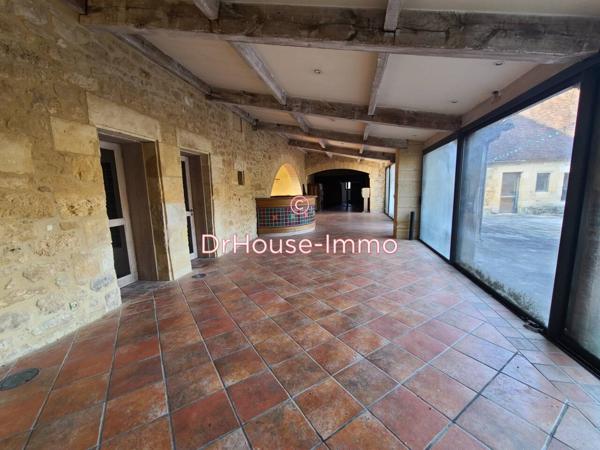 Bien immobilier à vendre 52 pièces de 2 135 m²