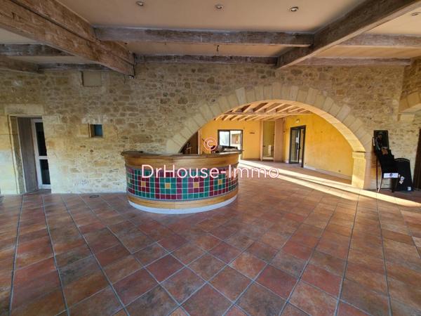 Bien immobilier à vendre 52 pièces de 2 135 m²