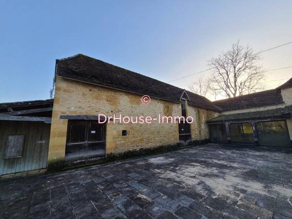 Bien immobilier à vendre 52 pièces de 2 135 m²